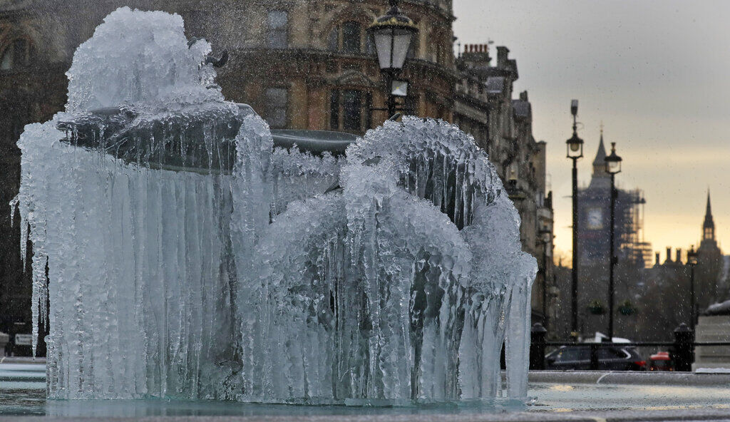 APTOPIX Virus Outbreak Britain Weather